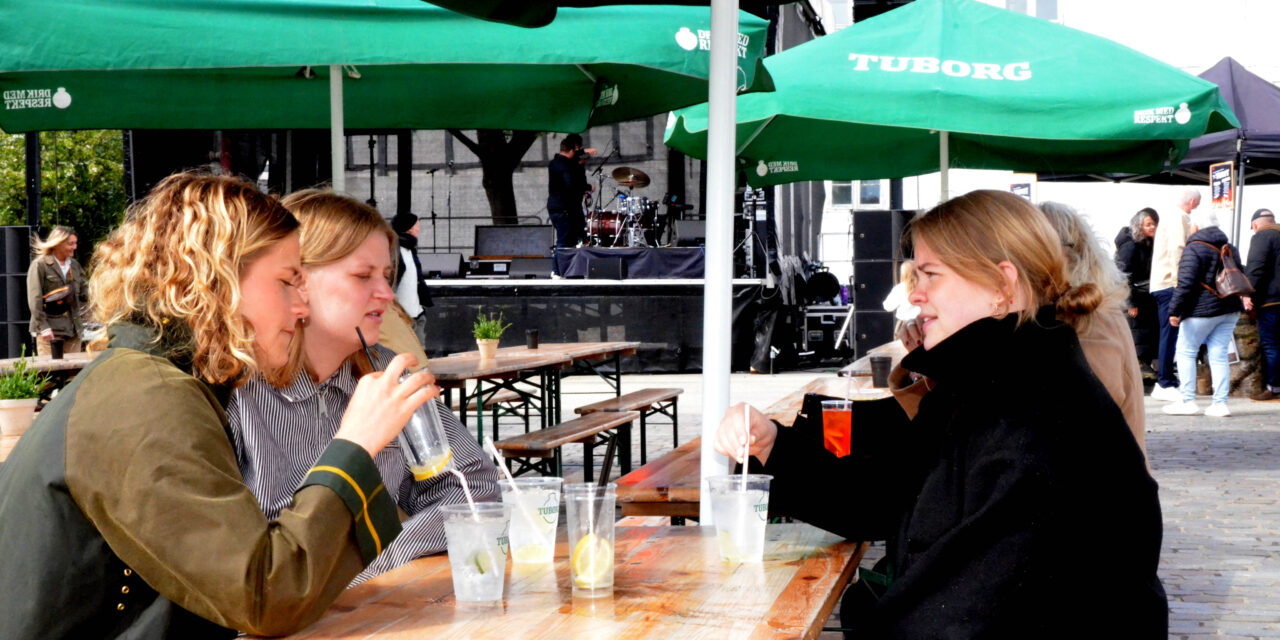 Den Blå Byfest, majmarkedet, regnede væk